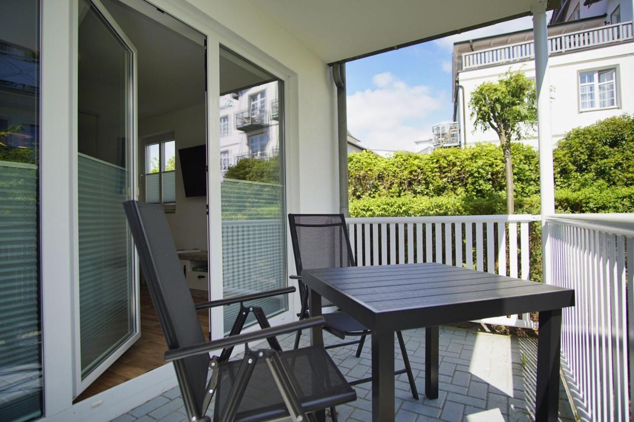Terrasse, Gratis Nutzung Vom Ahoi Erlebnisbad Und Sauna In Sellin - Villa Karola Fewo 02 Goehren  Ngoại thất bức ảnh