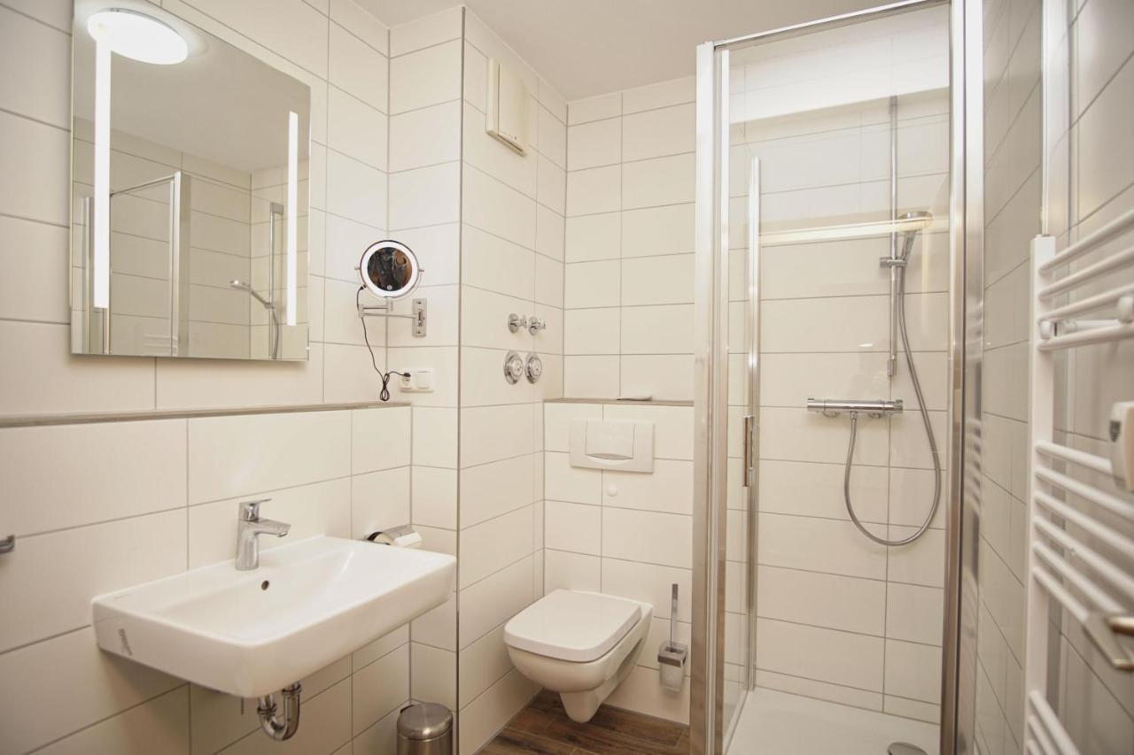 Terrasse, Gratis Nutzung Vom Ahoi Erlebnisbad Und Sauna In Sellin - Villa Karola Fewo 02 Goehren  Ngoại thất bức ảnh